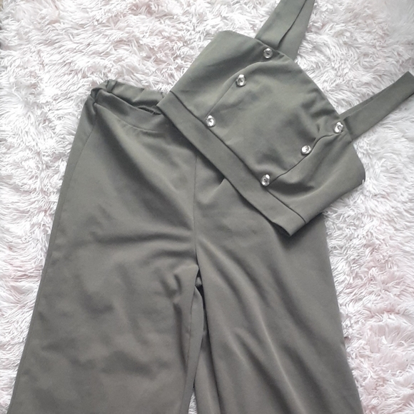 Olive green halter top pant suit - Picture 1 of 2